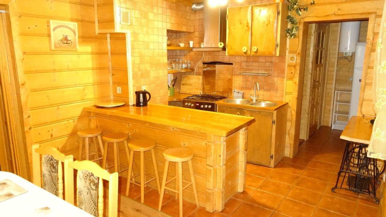 Cztery Pory Roku - Dom Villa Лутовиска Екстериор снимка