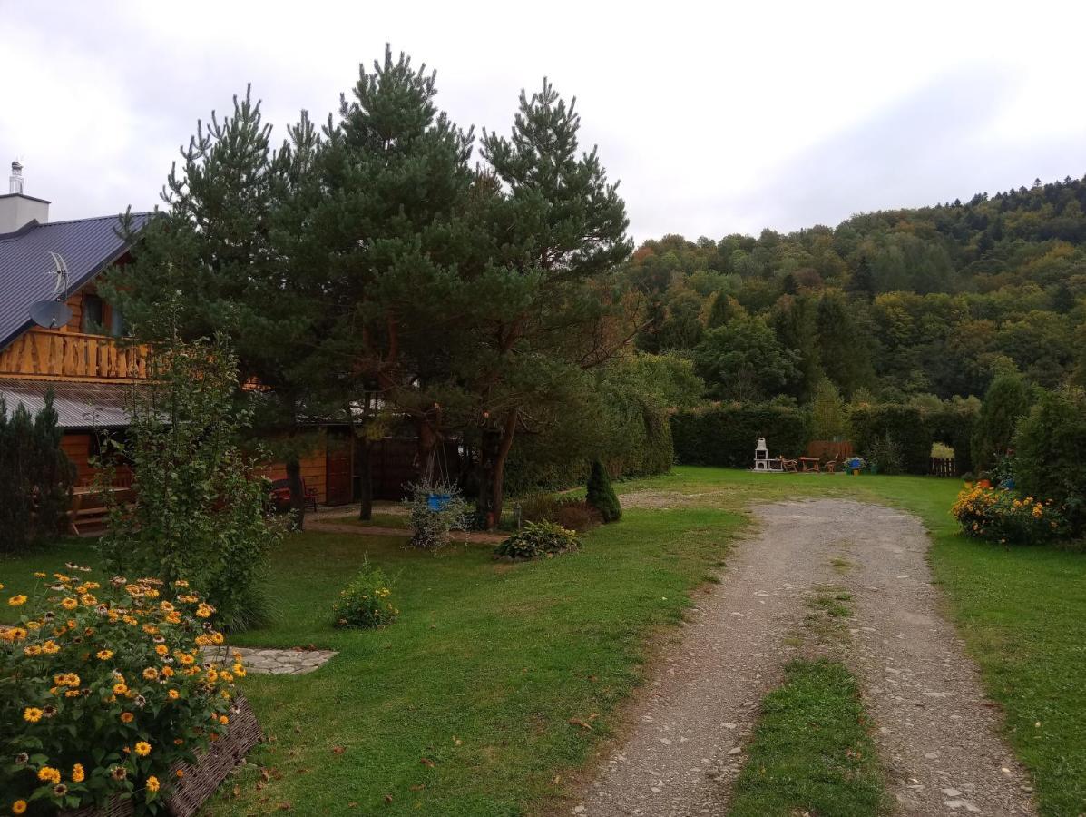 Cztery Pory Roku - Dom Villa Лутовиска Екстериор снимка